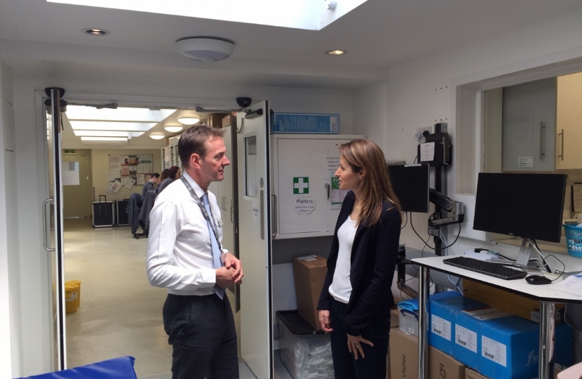 Lucy Frazer MP visits Pets at Home Vet Hospital