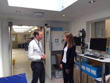 Lucy Frazer MP visits Pets at Home Vet Hospital